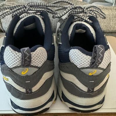 Asics T1GON Unisex running shoes - Size 8 - New