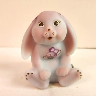 Lot #53 Charming Fenton Art Glass Bunny