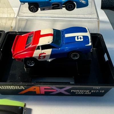 Aurora AFX - 4 slot cars 1 body
