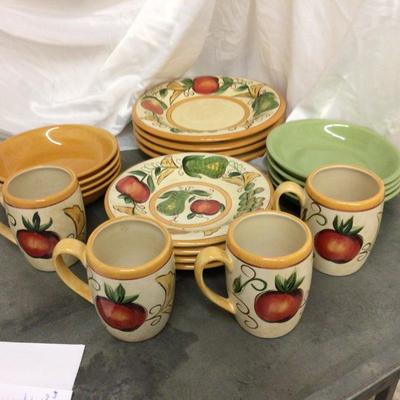 Four Place Setting Espana Ambrosia Dish Set