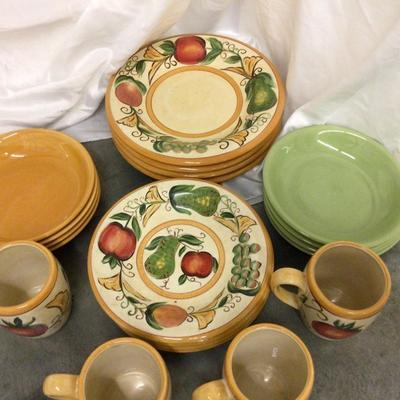 Four Place Setting Espana Ambrosia Dish Set
