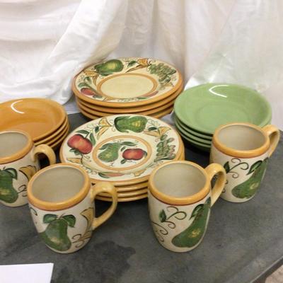 Four Place Setting Espana Ambrosia Dish Set