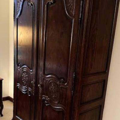 Wardrobe armoire