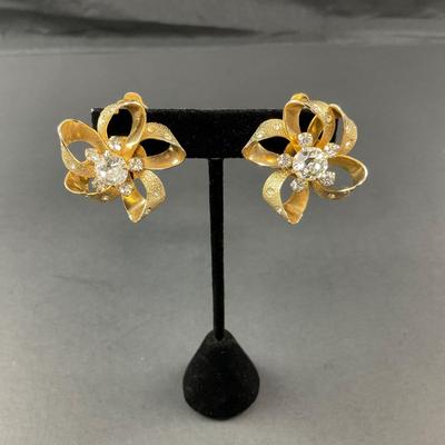-46- KRAMER | New York Pin & Earrings | Marked