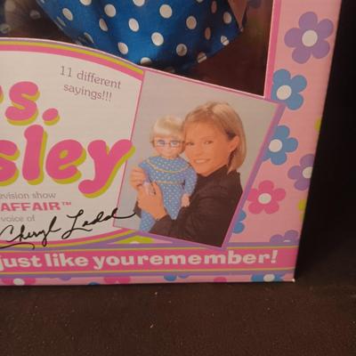 ASHTON-DRAKE NEW "MRS BEASLEY" TALKING DOLL