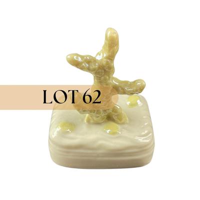-62- BELLEEK | Luster Coral Ring Holder | 6th Mark