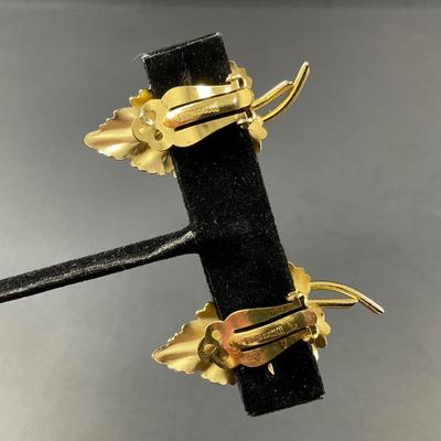 -65- WHITING & DAVIS CO. | Gold Tone Pin & Earrings Set