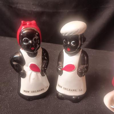 2 PAIRS OF SALT & PEPPER SHAKERS