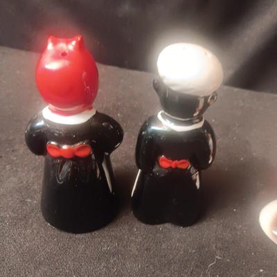 2 PAIRS OF SALT & PEPPER SHAKERS
