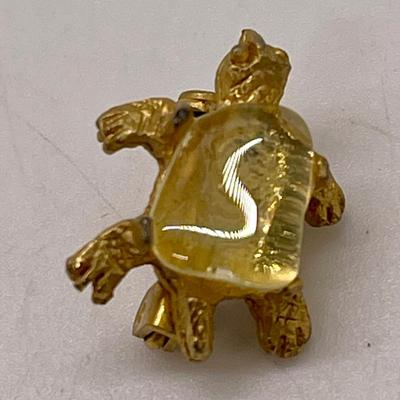 Itty Bitty Turtle Pin, vintage