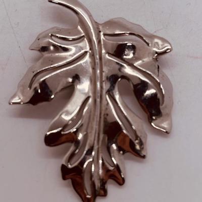 Silver tone Fall Leaf Brooch or Pin