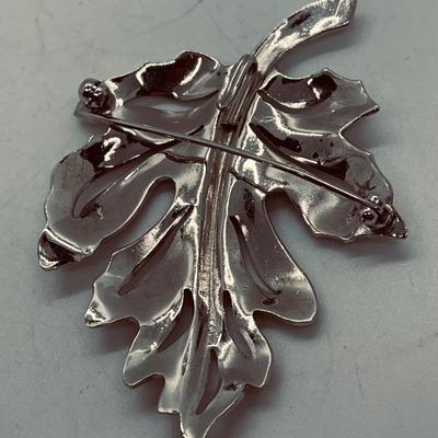 Silver tone Fall Leaf Brooch or Pin