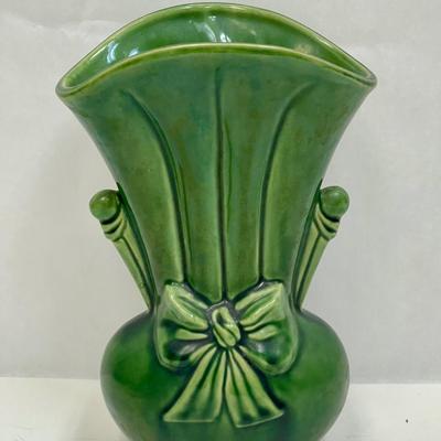 Green Pottery Vase 1930's / 1940's Vintage Shawnee USA # 819