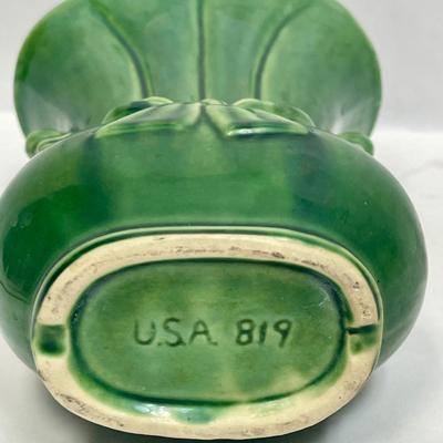 Green Pottery Vase 1930's / 1940's Vintage Shawnee USA # 819