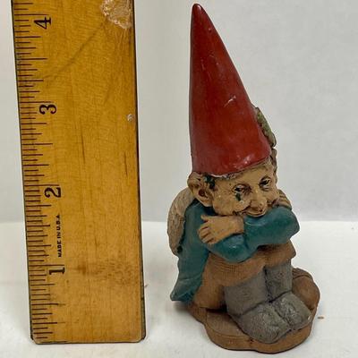 Vintage Cairn Tom Clark Gnome Resin Figurine Elf Fairy Hat on head