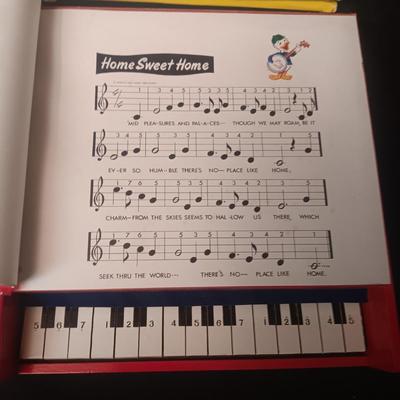 1967 WALT DISNEY PROD. PIANO WITH BOOK