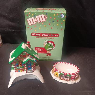 NEW DEPARTMENT 56 M&M's LIGHTED HOUSE & CANDY DISH