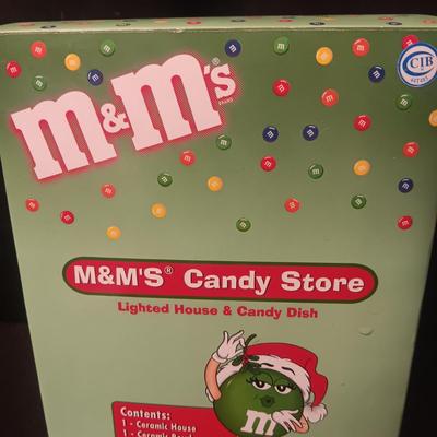 NEW DEPARTMENT 56 M&M's LIGHTED HOUSE & CANDY DISH