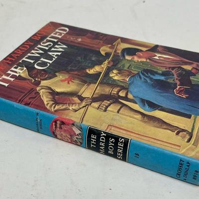 Vintage 1962 Edition of the Hardy Boys "The Twisted Claw" Book #18
