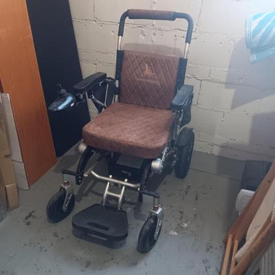 NICE ELECTRIC WHEELCHAIR, WORKS GREAT!