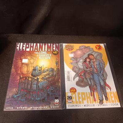 2 COMIC BOOKS (5)