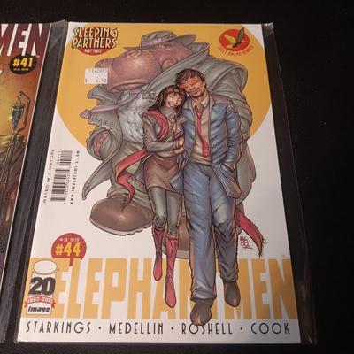 2 COMIC BOOKS (5)