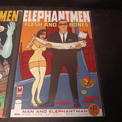 2 COMIC BOOKS (6)