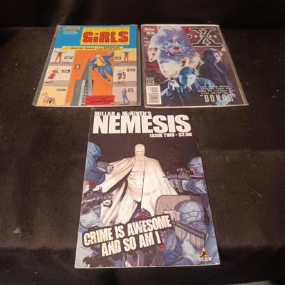 3 COMIC BOOKS (3)