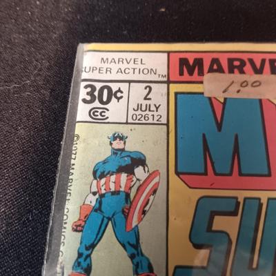 2 COMIC BOOKS (8)