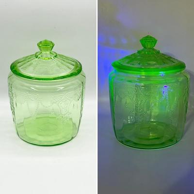 ANCHOR HOCKING ~ Uranium Glass Biscuit Jar ~