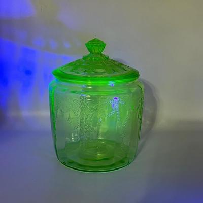 ANCHOR HOCKING ~ Uranium Glass Biscuit Jar ~