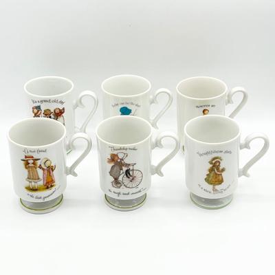 HOLLY HOBBIE ~ Green Band ~ Set Of Six (6) Ceramic Footed Mugs
