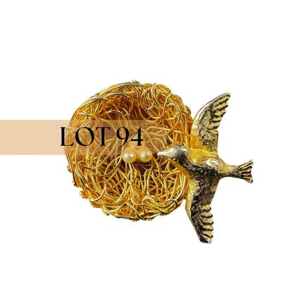 -94- BROOCH | Jeanne Bird & Bird Nest Pin | Marked