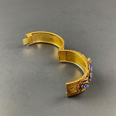 -96- COSTUME | Blue Rhinestone & Gold Tone Bracelet