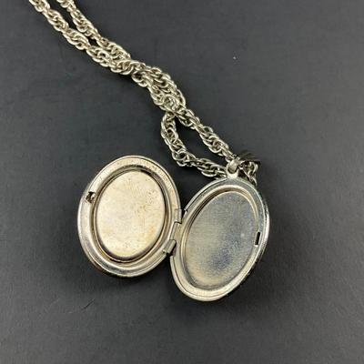 -97- CAMEO | Light Blue Locket & Pin