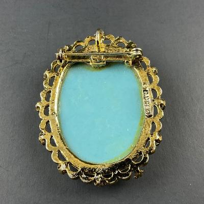 -97- CAMEO | Light Blue Locket & Pin