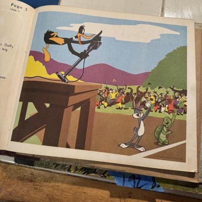 Vintage Vinyl Bugs Bunny, Rabbit Town #192