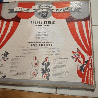 Vintage Vinyl Bugs Bunny, Rabbit Town #192