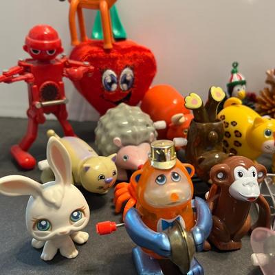 Variety of Windup Toys & Toy Key Chains More