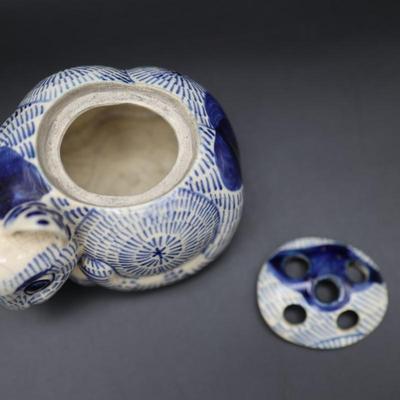 Vintage Nancy Lopez Blue and White Ceramic Crackle Cat