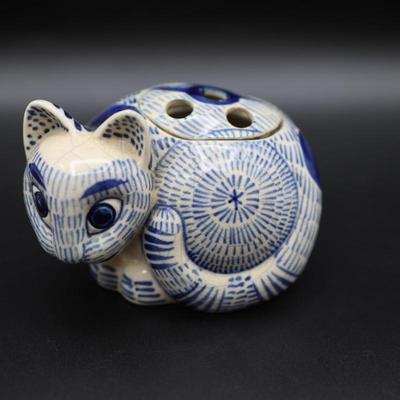 Vintage Nancy Lopez Blue and White Ceramic Crackle Cat
