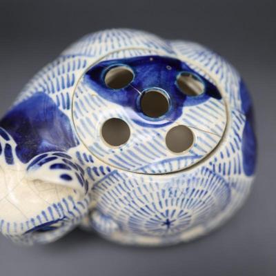 Vintage Nancy Lopez Blue and White Ceramic Crackle Cat