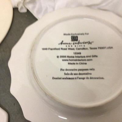 Decorative Collector Plates Lot