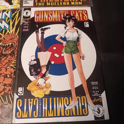 4 COMIC BOOKS (1)