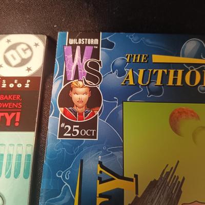 4 COMIC BOOKS (2)
