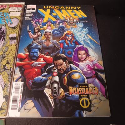 4 COMIC BOOKS (3)
