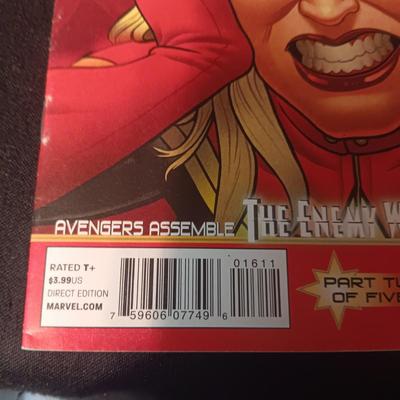 4 COMIC BOOKS (4)