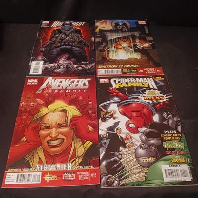 4 COMIC BOOKS (4)