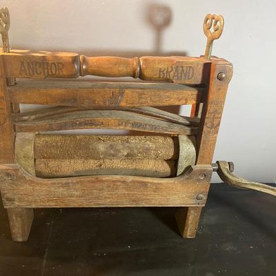 Vintage Anchor Clothes Wringer