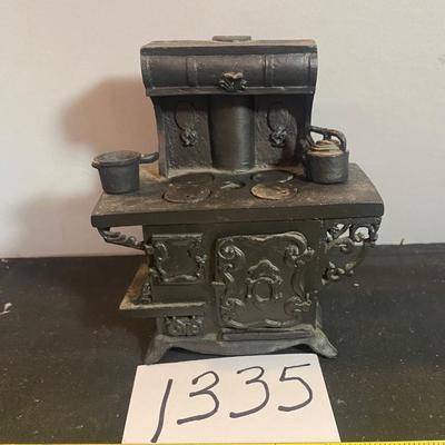 Miniature Stove and Pans